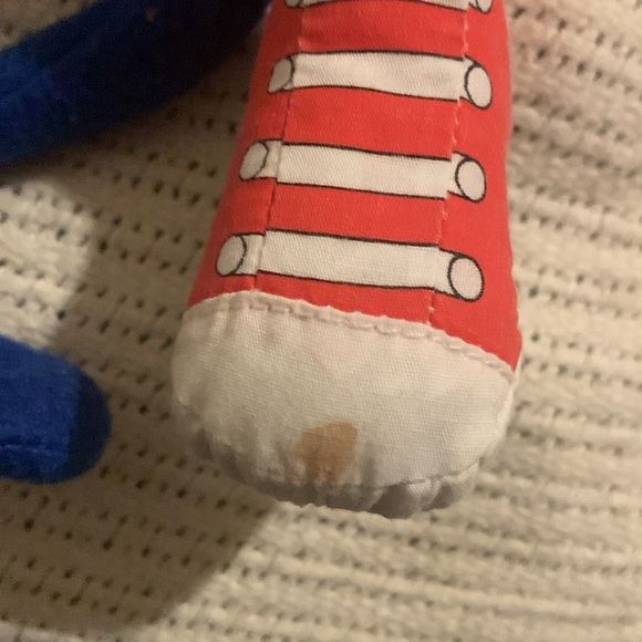 Pete the Cat In Blue and Red Tennis Shoes Sneakers Toy James Dean Plush 2010 - Picture 2 of 8